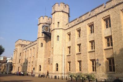 London Super Saver: Royal Walking Tour Including Tower of London 