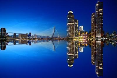 Private Departure Transfer from Rotterdam City to Amsterdam Airpo