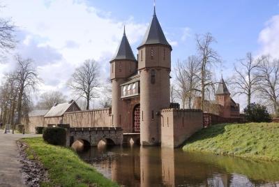 Touristic highlights of Utrecht on a Half Day (4 Hours) Private T Touristic highlights of Utrecht on a Half Day (4 Hours) Private T