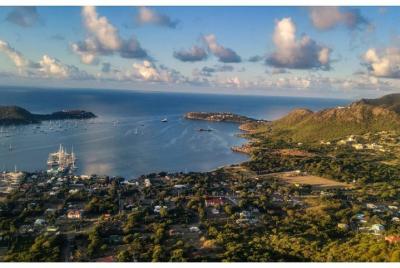 Small-Group Hiking Experience in Antigua Small-Group Hiking Experience in Antigua