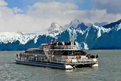 CALAFATE SAFARI NAUTICO and WALKING FOOTBRIDGES Best of Perito Moreno CALAFATE SAFARI NAUTICO and WALKING FOOTBRIDGES Best of Perito Moreno