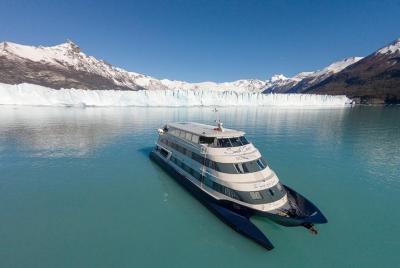 All Glaciers Sailing at VIP Cabin "Captain´s Club" with Lunch & Open Bar All Glaciers Sailing at VIP Cabin