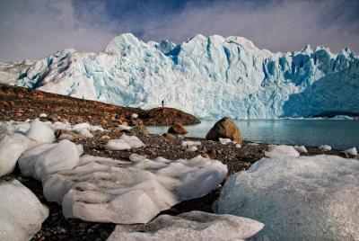 Calafate & Perito Moreno Glacier Express ( 3 days/2 nights) Calafate & Perito Moreno Glacier Express ( 3 days/2 nights)