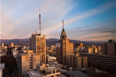 FOLLOW MENDOZA, Walking City & Park tour