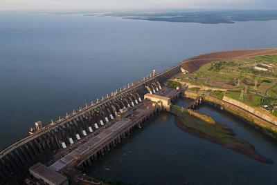Brazilian Side of Iguassu Falls and Itaipu Dam Full-Day Sightseeing Tour from Puerto Iguazú Brazilian Side of Iguassu Falls and Itaipu Dam Full-Day Sightseeing Tour from Puerto Iguazú