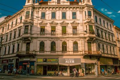 Private Airport Transfer: Graz Airport (GRZ) to Graz Private Airport Transfer: Graz Airport (GRZ) to Graz