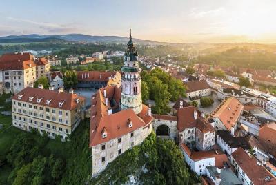Private one way Scenic transfer from Linz to Prague via Cesky Kru Private one way Scenic transfer from Linz to Prague via Cesky Kru