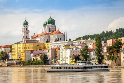 Customized Private Tour to Salzburg for Cruise Guests from Linz o Customized Private Tour to Salzburg for Cruise Guests from Linz o