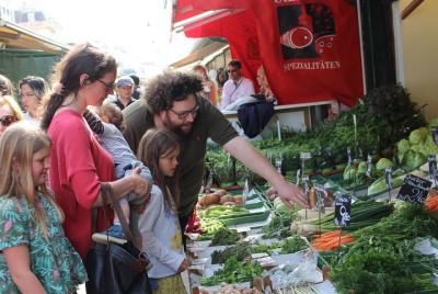 Nabiel's Vienna Cooking Classes and Naschmarket Tasting Tours