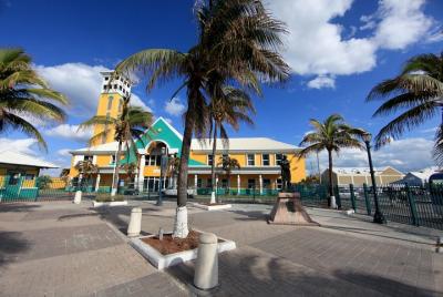 Discover Nassau Land and Sea Sightseeing Tour Discover Nassau Land and Sea Sightseeing Tour