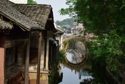 Private Transfer between Wuxi Huishan Old Town and City Hotel Private Transfer between Wuxi Huishan Old Town and City Hotel