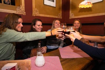 Small Group Tasting Tour, with a local guide! (DUTCH SPOKEN)