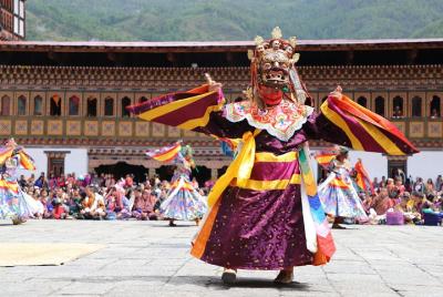 9-Day HimalayanCruiser, The Ultimate Luxury Bhutan Cultural Tour