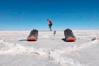Salar of Uyuni Tour full day | Train cemetery | Island of IncaHua Salar of Uyuni Tour full day | Train cemetery | Island of IncaHua