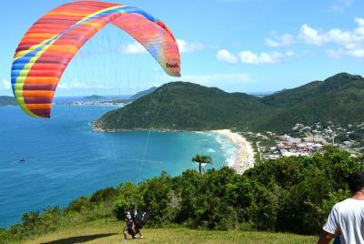 Paragliding flight with instructor in Florianópolis Paragliding flight with instructor in Florianópolis