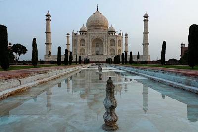 Private 2-Day Tour: Taj Mahal, Agra from Ahmedabad with Commercial Return Flight Private 2-Day Tour: Taj Mahal, Agra from Ahmedabad with Commercial Return Flight