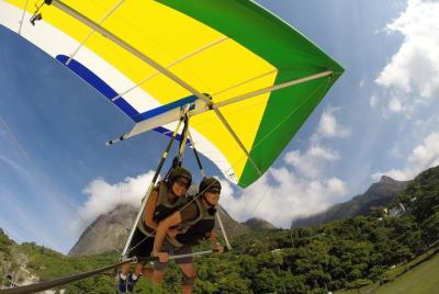Hang gliding in Rio de Janeiro Hang gliding in Rio de Janeiro