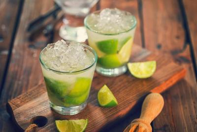 Learn to make a Caipirinha in Vidigal Learn to make a Caipirinha in Vidigal