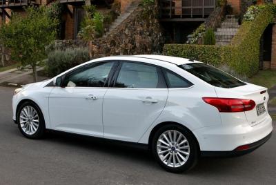 Executive GIG Rio Galeao airport private transfer up to 3 pax to 