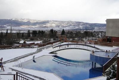 Borovets: Thermal Pool Escape