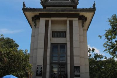 Tuol Sleng & Choeung Ek Killing Fields Tour