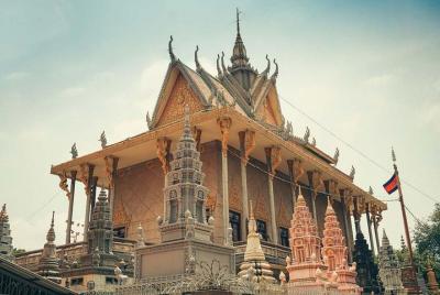 Private Langka Temple Meditation Tour in Phnom Penh