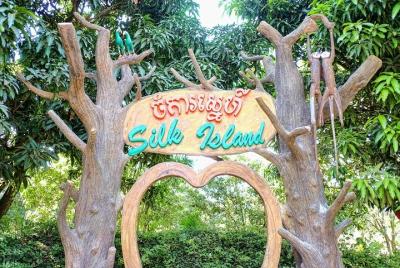 Discovery Silk Island Tok Tok Tours