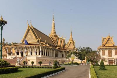 Phnom Penh Like a Local: Customized Private Tour