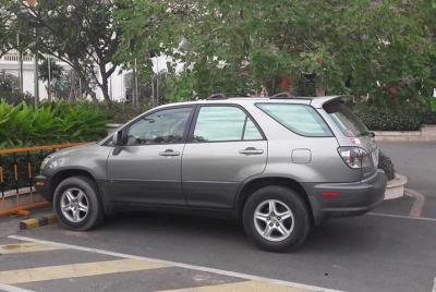 Cambodia Taxi Services with Royal Phnom Penh Tours 