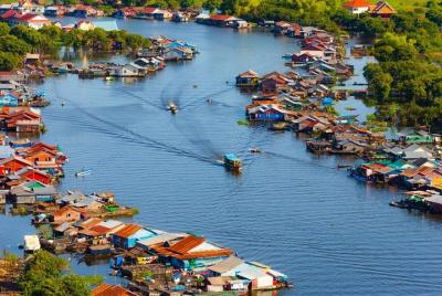 Kampong Khleang - Floating Village on Tonle Sap Lake Kampong Khleang - Floating Village on Tonle Sap Lake