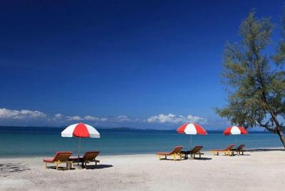 Half Day Sihanoukville City Tour from Cruise Port or Hotel Half Day Sihanoukville City Tour from Cruise Port or Hotel