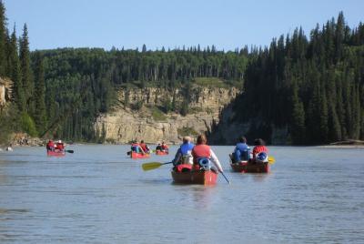 5 Days Guided Canoe Trip Mountain River in Alberta 5 Days Guided Canoe Trip Mountain River in Alberta