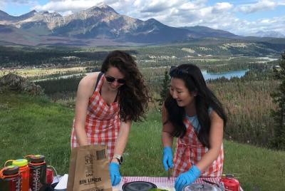 Peak Nic - A hike and an outdoor cooking lesson Peak Nic - A hike and an outdoor cooking lesson