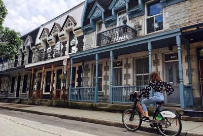 Family-friendly Biking PRIVATE Tour - Where the montrealers lives Family-friendly Biking PRIVATE Tour - Where the montrealers lives
