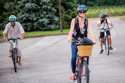 3 Hours NOTL E-Bike Wine Tour along the Niagara River 3 Hours NOTL E-Bike Wine Tour along the Niagara River