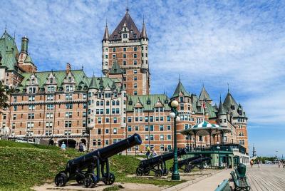 Old-Quebec Photo Tour with a Professional Photographer Old-Quebec Photo Tour with a Professional Photographer