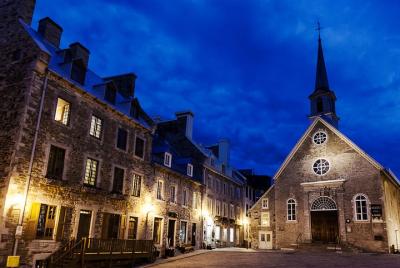 Private Blue Hour Photo Tour with a Professional Photographer Private Blue Hour Photo Tour with a Professional Photographer