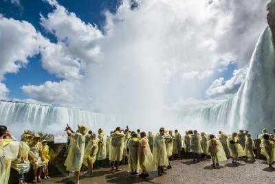 Guided Day Trip to Canadian Side of Niagara Falls from Toronto Guided Day Trip to Canadian Side of Niagara Falls from Toronto