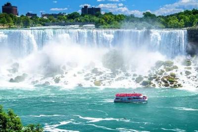 Small Group Tour of Niagara with Boat Cruise from Toronto Small Group Tour of Niagara with Boat Cruise from Toronto