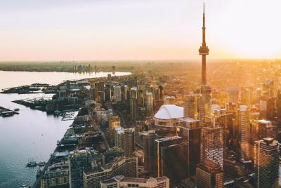 Private Airport Transfer: Toronto to Toronto Pearson Internationa