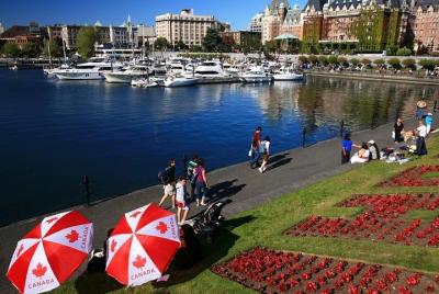 Vancouver In Budget 3 Days City Tour with Victoria & Whistler 