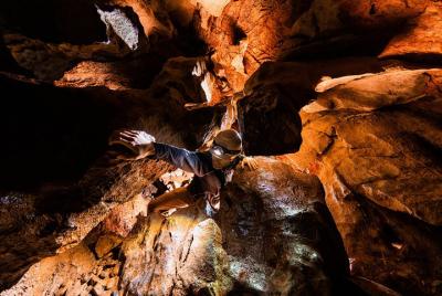 Multi-Cave Experience Multi-Cave Experience