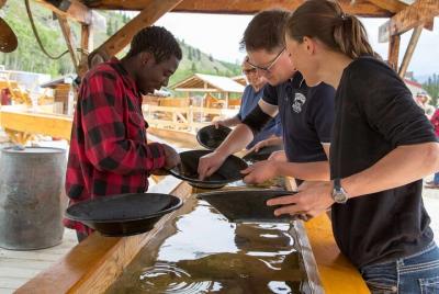 Yukon Gold Experience feat. Emerald Lake & Carcross Yukon Gold Experience feat. Emerald Lake & Carcross