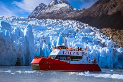 W Circuit with Boat Ride from Punta Arenas