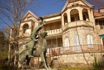5 Hour Tour in Tatoi Royal Palace 5 Hour Tour in Tatoi Royal Palace