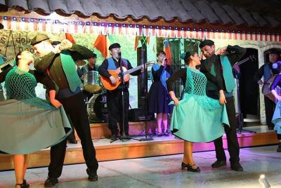 SIB Chilean Folklore Show and Dinner with Transport