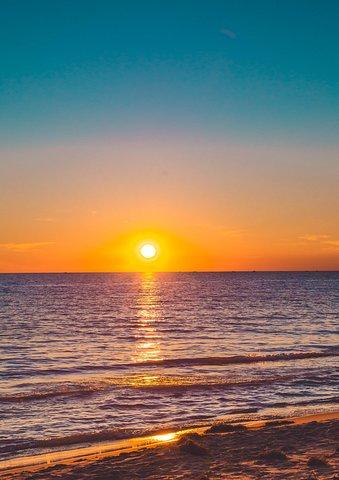 Valparaíso by night