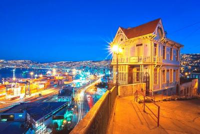 A Private Tour of Valparaíso with an experienced local guide. (Up to 4 members)