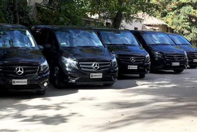Private transfer from Santiago airport to hotel in the city