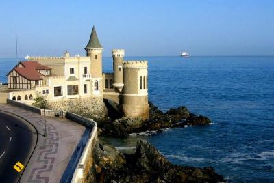 Famous Viña del Mar! Premium Walking Tour with a Native Guide